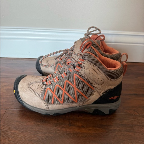 Keen Verdi II Mid Hiking Boots-Like New-Size 6 Tan and Orange - Picture 9 of 11